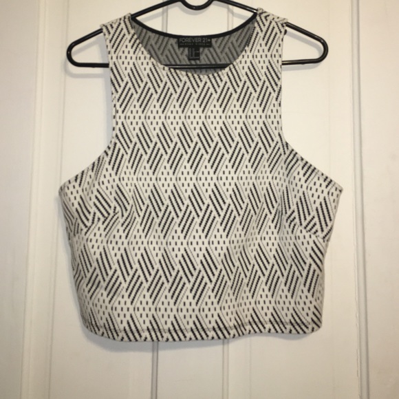 FOREVER21+ Geometric Crop Top