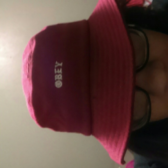 Obey bucket hat