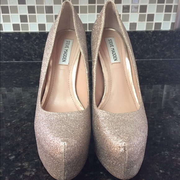 Steve Madden gold glitter "dejavu" heels - Picture 2 of 4