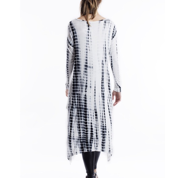 "I've Been Known" Bamboo Tie Dyed Tunic Top - Picture 3 of 3