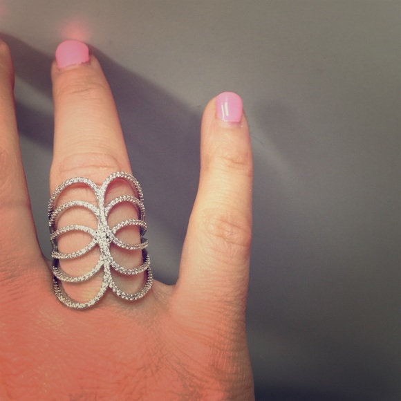 Silver color ring. Size 7 - Picture 1 of 3