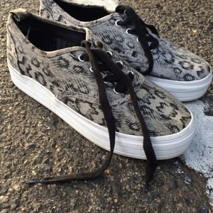 Platform sneakers
