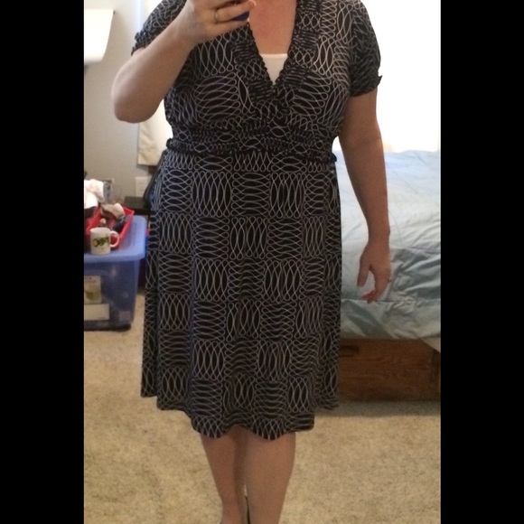 NWT Navy and White Stretchy Dress So Cute!