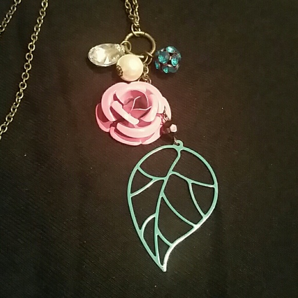 Necklace - Picture 2 of 4