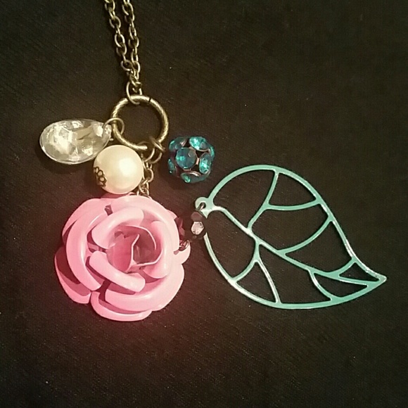 Necklace - Picture 4 of 4