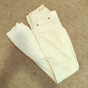 * make me an offer* White express skinny jeans