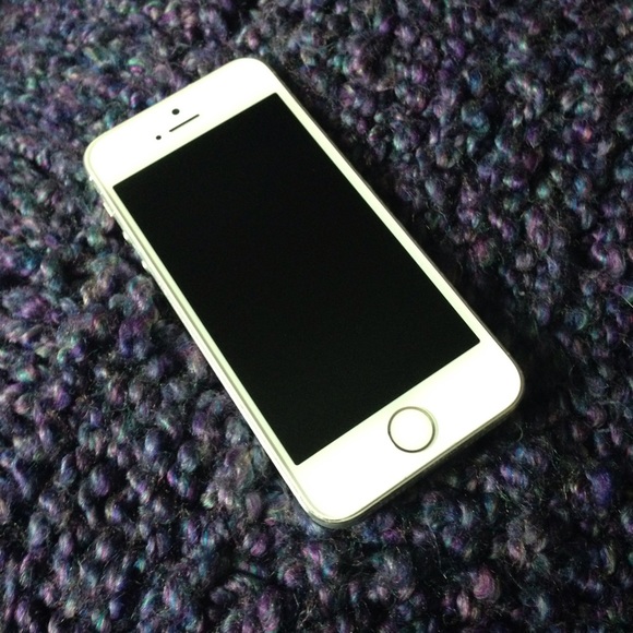 IPHONE🍎 5s read description💕