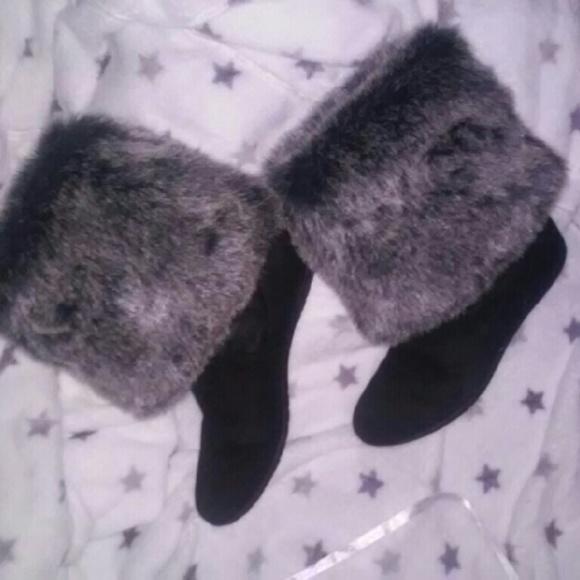 R2 slouched fur cuff boot