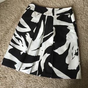 Anne Taylor B&W skirt size 0P