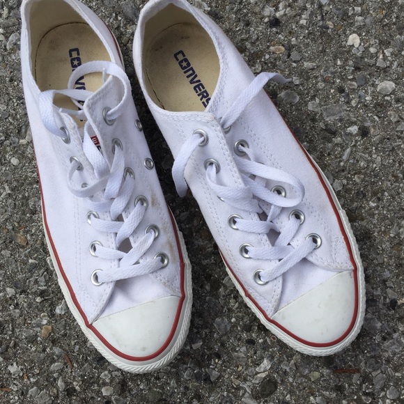 White classic converse (low tops)