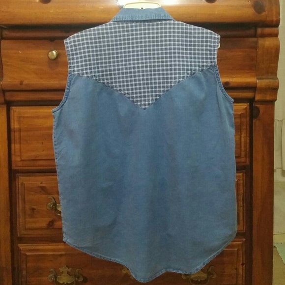 💀Cute Denim Blue Sleeveless Top $8. sz L - Picture 2 of 2