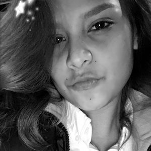 Meet your Posher, Jaquelin