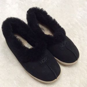 Authentic UGG Rylan Slipper
