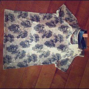 LOFT t-shirt NWT Medium