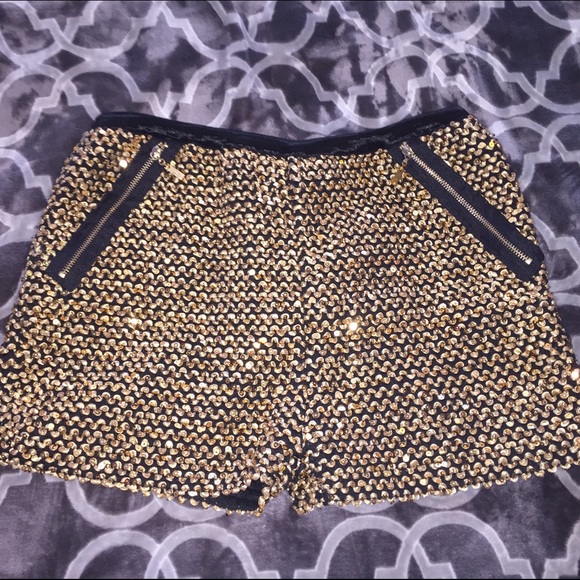 Foreign Exchange Pants - Gold sequin hot pants