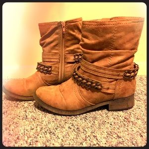 Adorable ankle booties