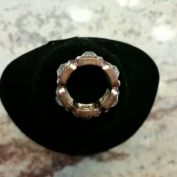 Ring - Picture 2 of 4
