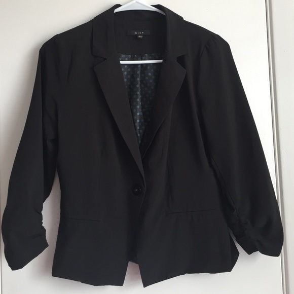 Black Blazer. Small