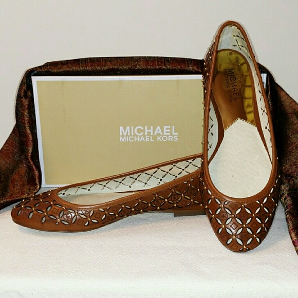 Michael Kors Shoes - WOW!! NEW Michael Kors Gabriella Ballet Flats
