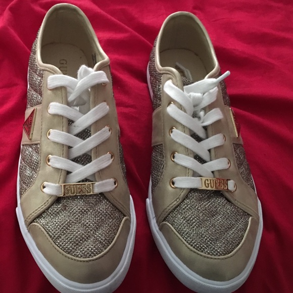 guess tennis shoes glitter