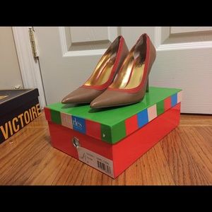 Charles David Prism shoes Camel Corel