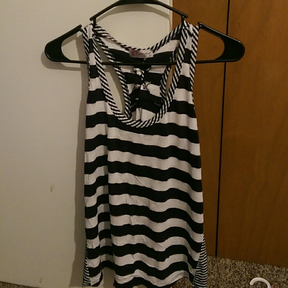 2 tops - Picture 2 of 4