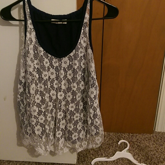 2 tops - Picture 4 of 4