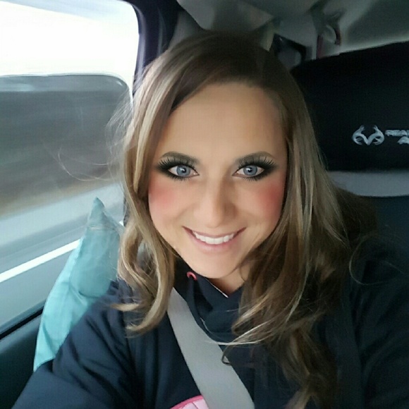 Meet your posher, Jenny