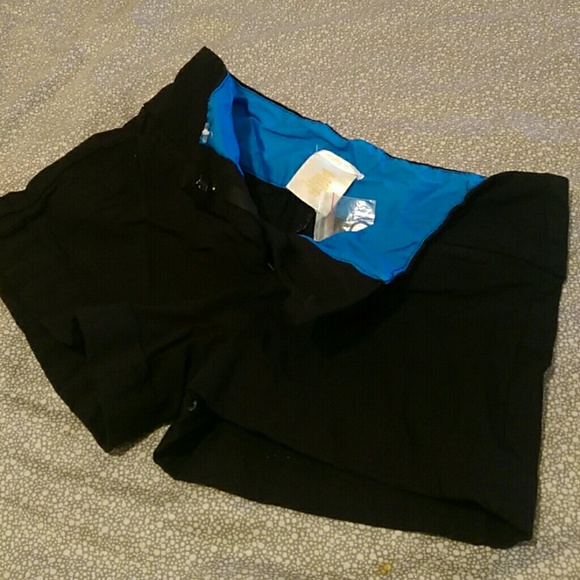 Size 6 dress up shorts - Picture 3 of 3