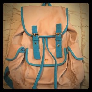 ‼️sold on Ⓜ️erc🅰ri‼️Cute leather backpack