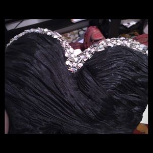 Prom short ruffly dress! Cheap!