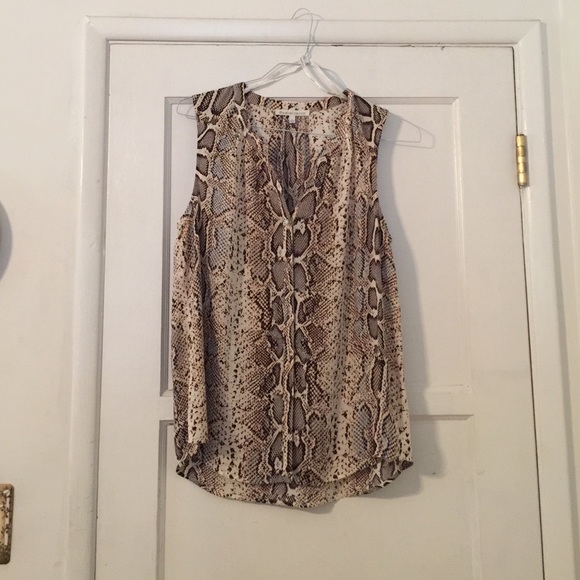 Sleeveless blouse