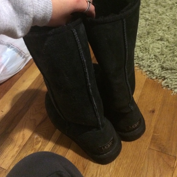 Black uggs