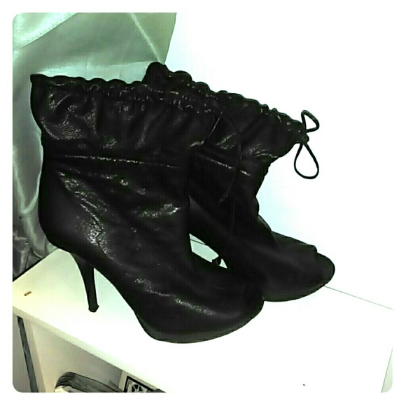 ?? Black Booties ??