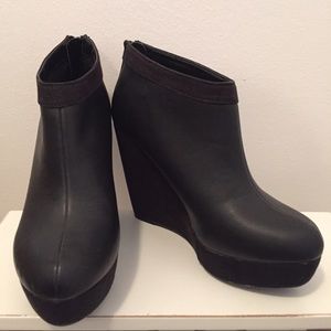 NEW Chic Black Wedge Platform Booties SIZE 6