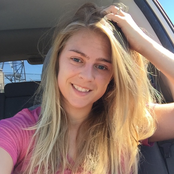 Meet your Posher, Kari - Picture 1 of 1