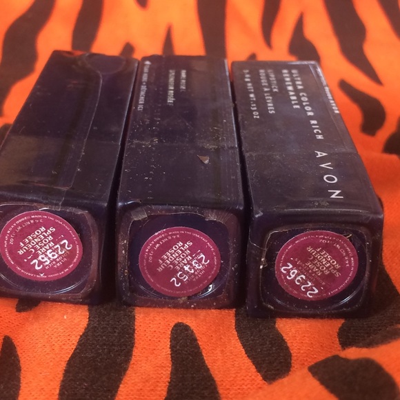 Avon Ultra Color Rich Renewable Lipstick
