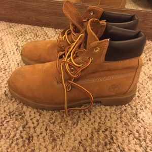 Timberland boots kids 4.5 fits woman size 6
