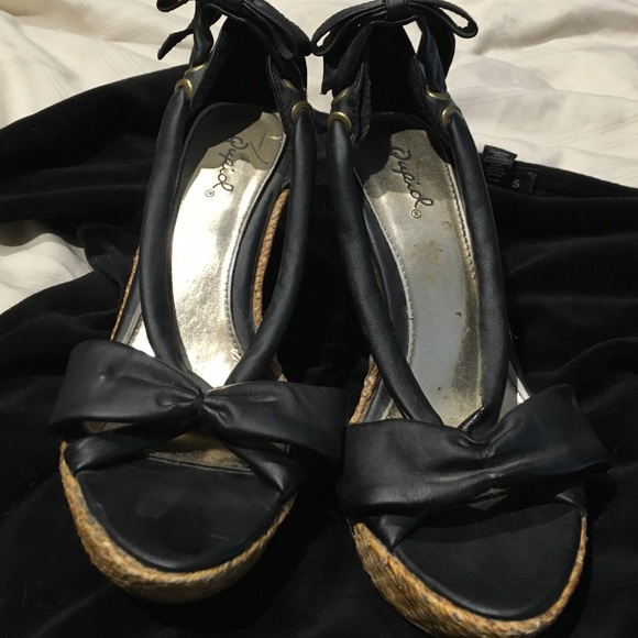 Qupid wedges with bows - Picture 3 of 3