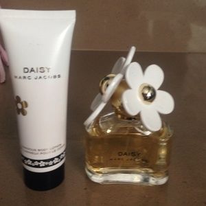Marc Jacobs perfume and lotion