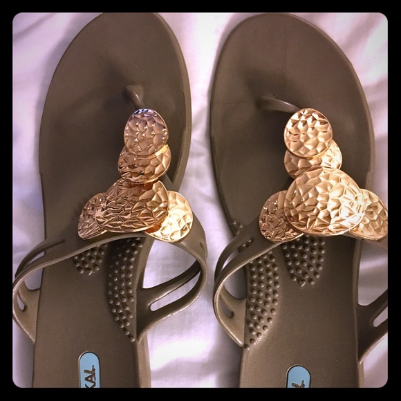 Comfy chic sandals