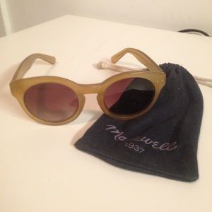 Madewell Sunglasses, foggy cream/tan color.