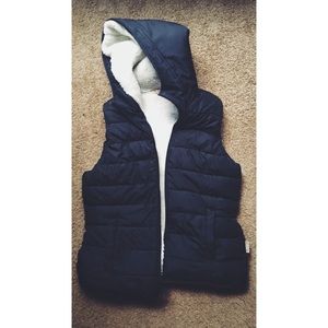 Hollister puffer vest ❄️