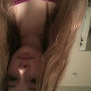 Meet your Posher, Caitlin