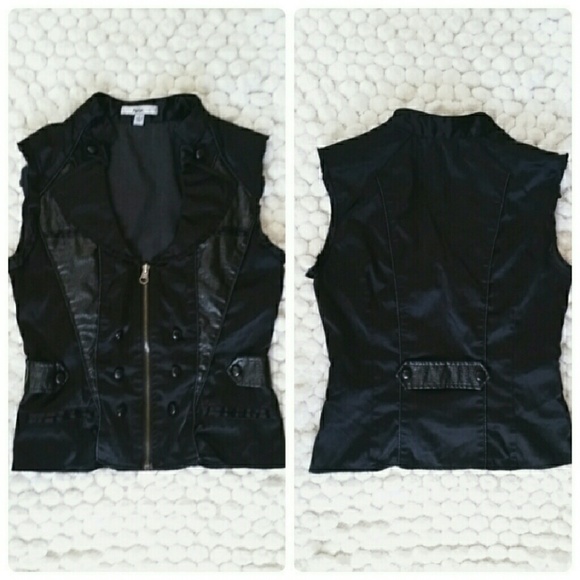 Detailed Vest - Picture 2 of 4