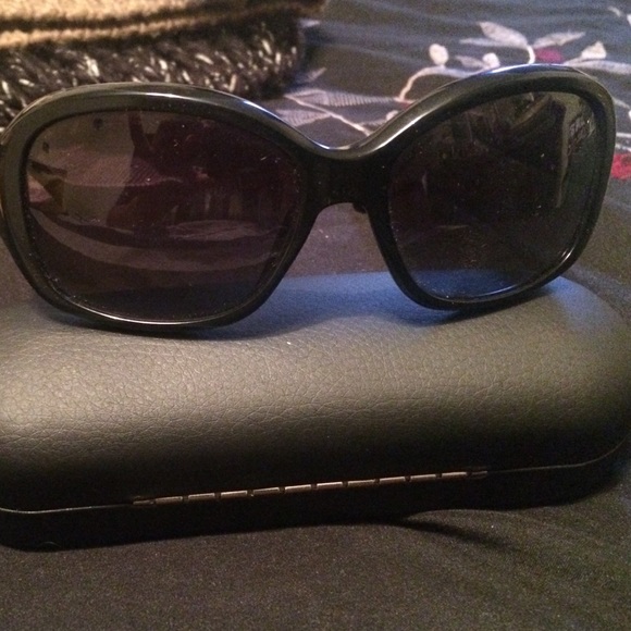 Prada sunglasses - Picture 3 of 6
