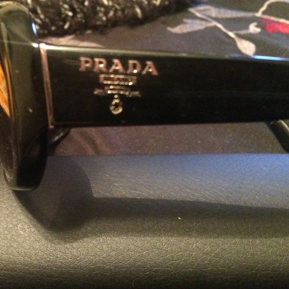 Prada sunglasses - Picture 2 of 6