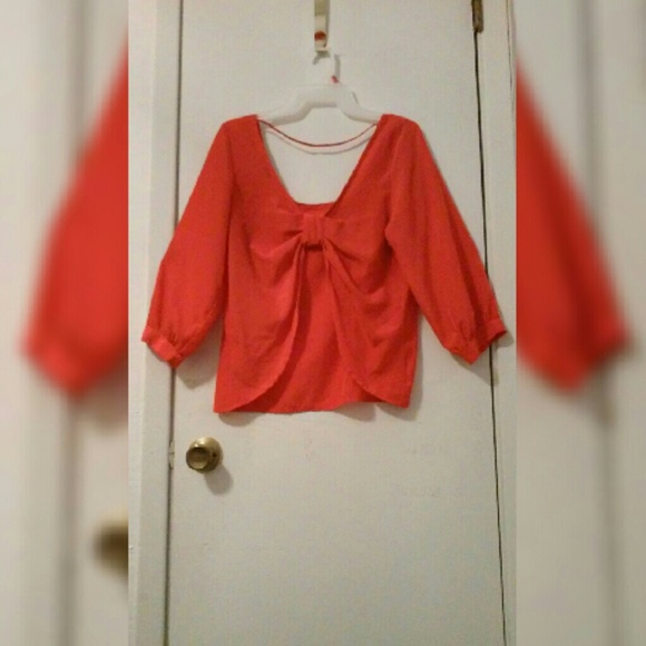 **SOLD**red bow back shirt