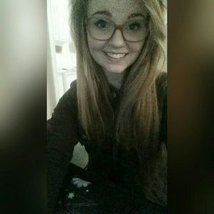 Meet your Posher, Eme