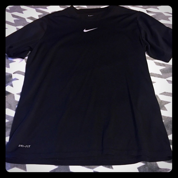 Boys large black Nike dri-fit t-shirt